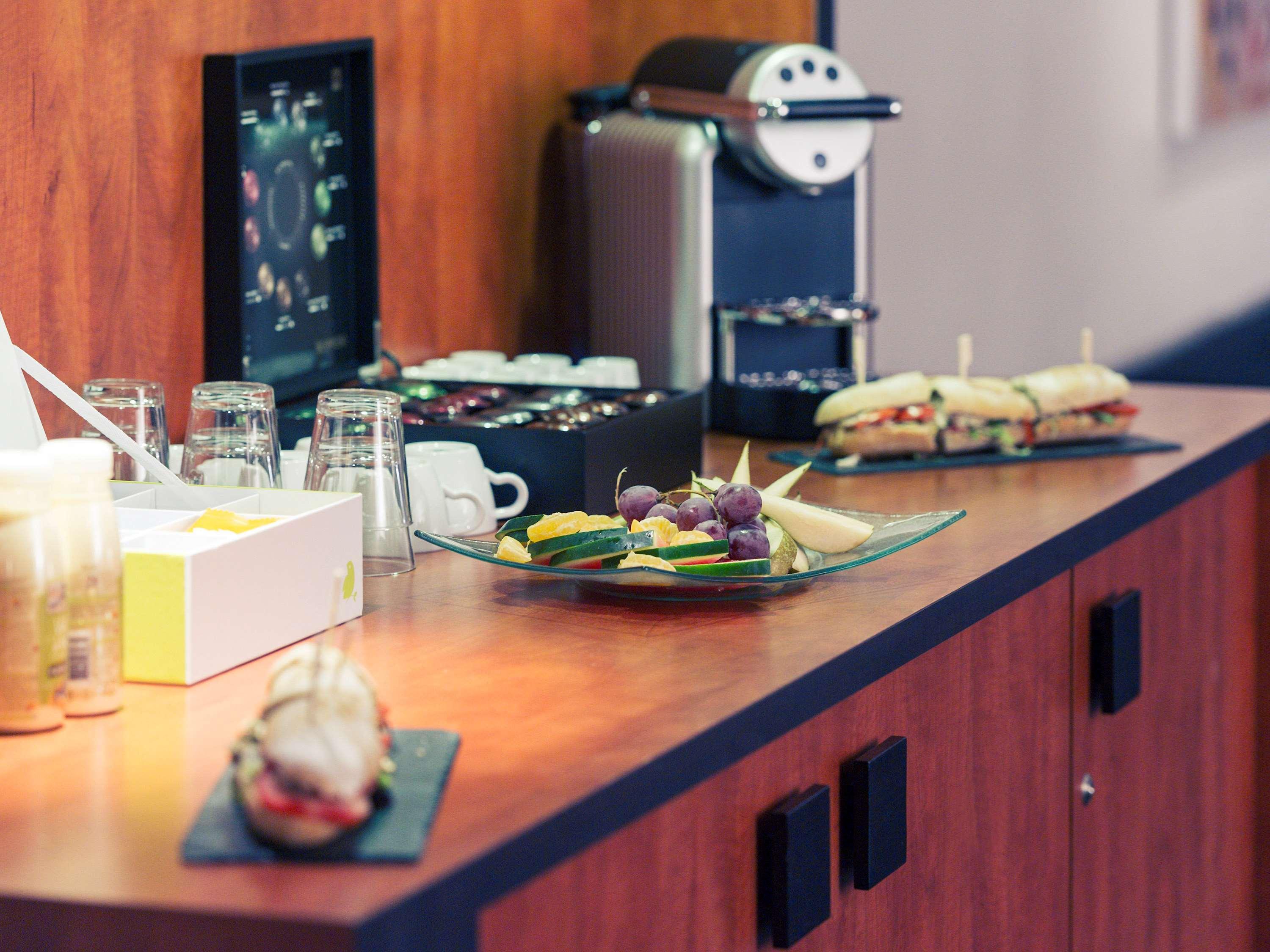Mercure Maurepas Saint Quentin Екстер'єр фото