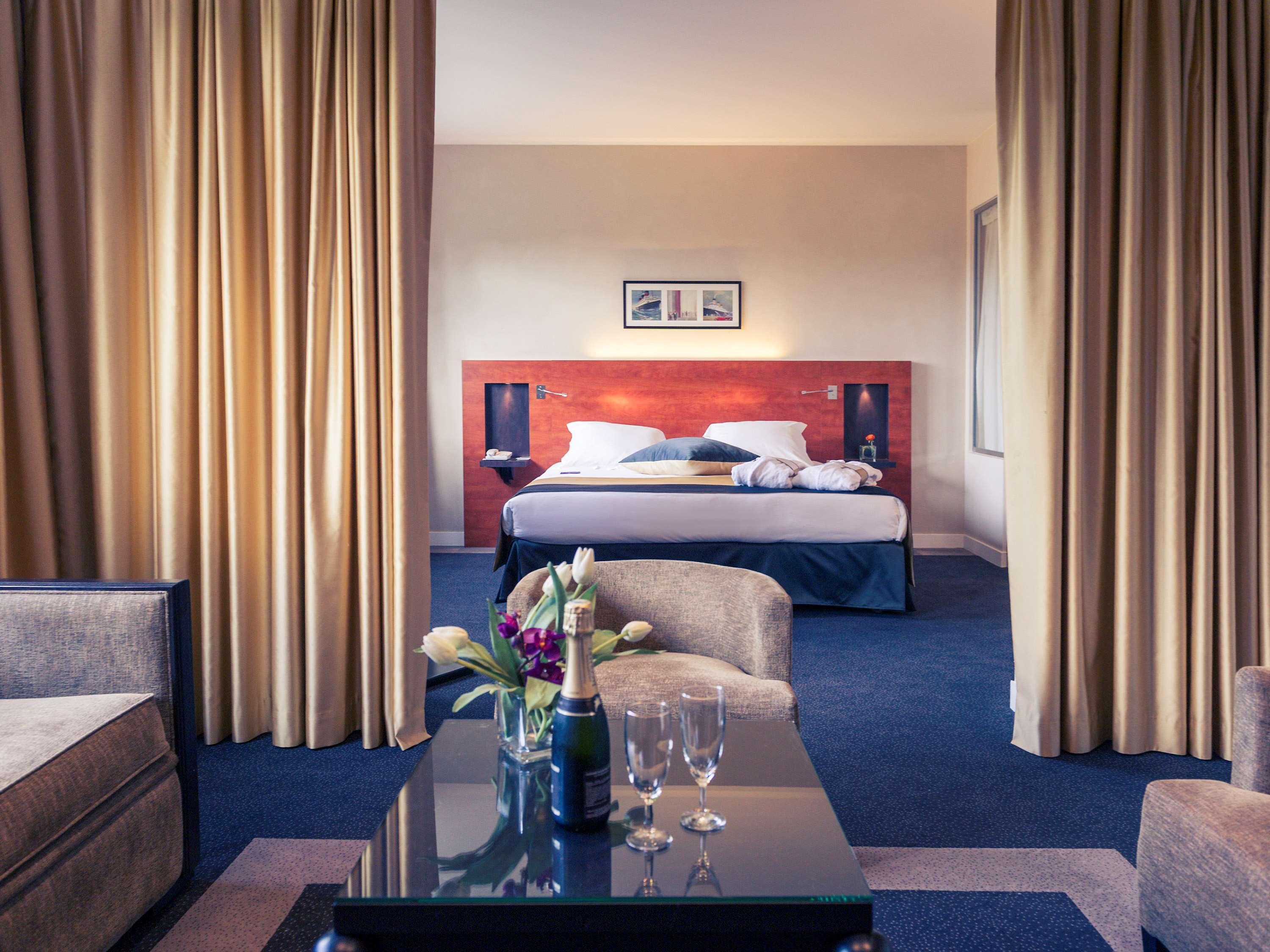 Mercure Maurepas Saint Quentin Екстер'єр фото