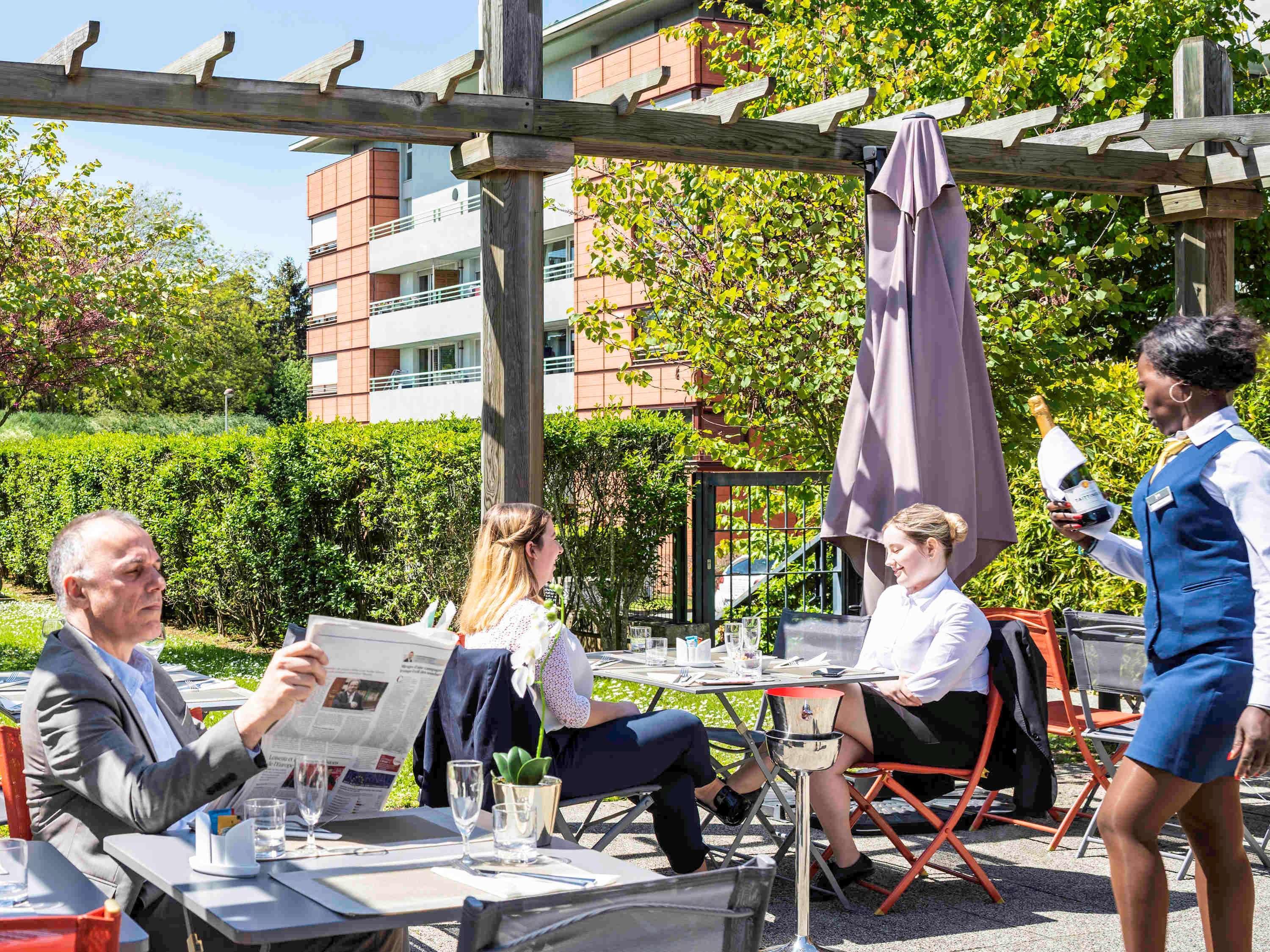 Mercure Maurepas Saint Quentin Екстер'єр фото