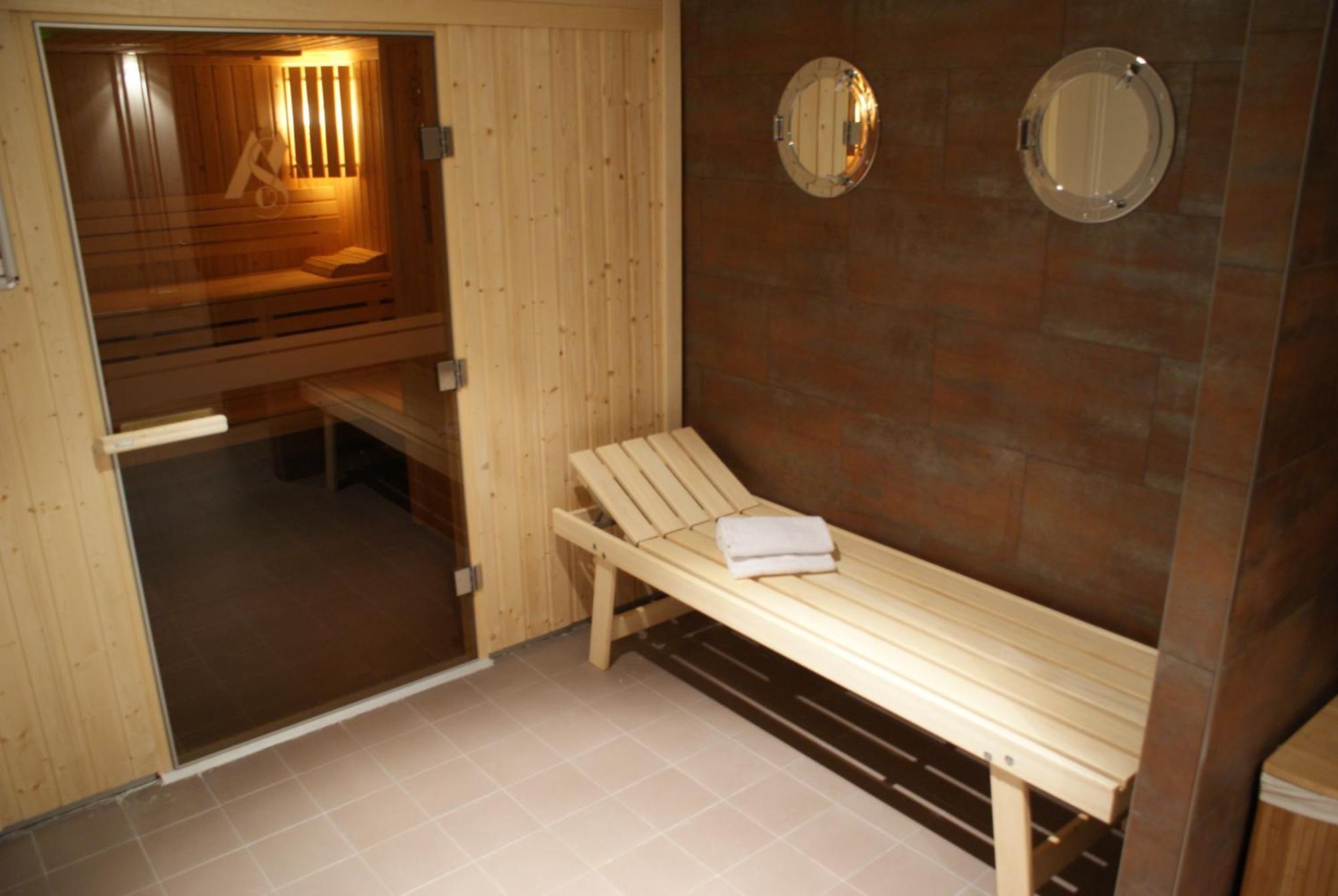 Mercure Maurepas Saint Quentin Екстер'єр фото